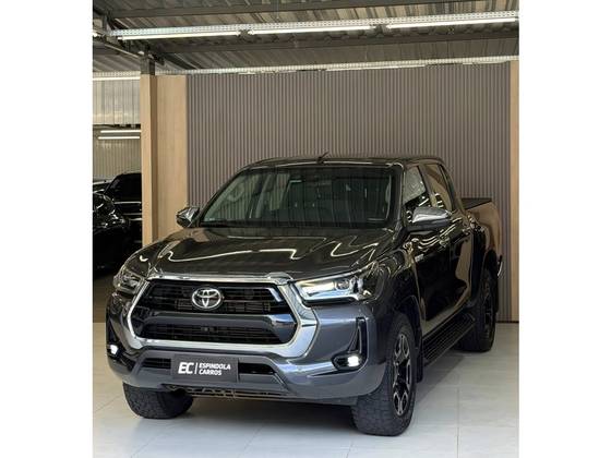 TOYOTA HILUX 2.8 D-4D TURBO DIESEL CD SRX 4X4 AUTOMÁTICO TOYOTA HILUX 2.8 D-4D TURBO DIESEL CD SRX 4X4 AUTOMÁTICO